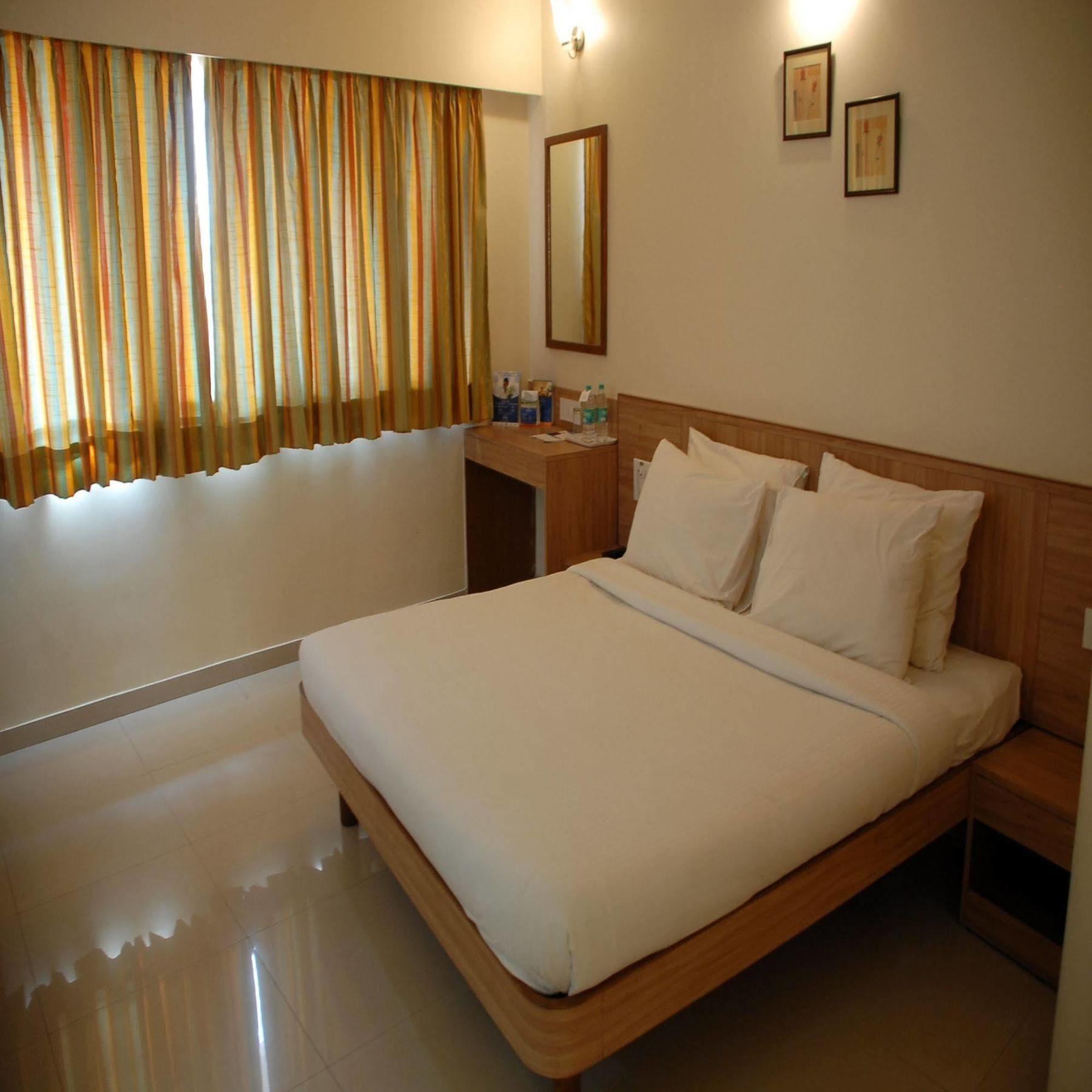 Sahil Sarovar Portico Lonavala Luaran gambar