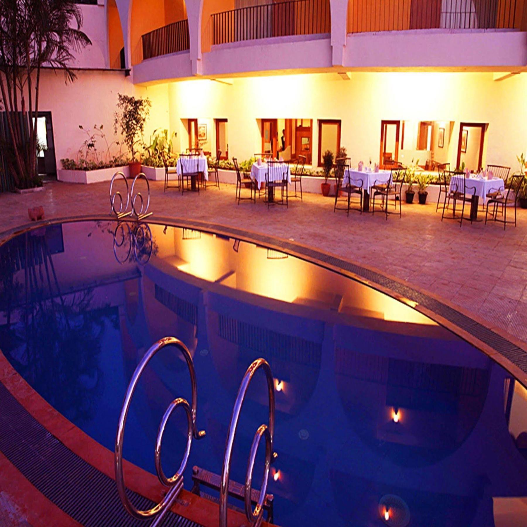 Sahil Sarovar Portico Lonavala Luaran gambar
