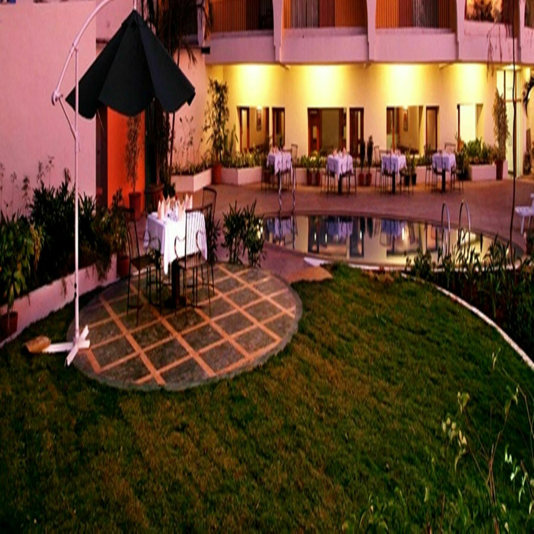 Sahil Sarovar Portico Lonavala Luaran gambar